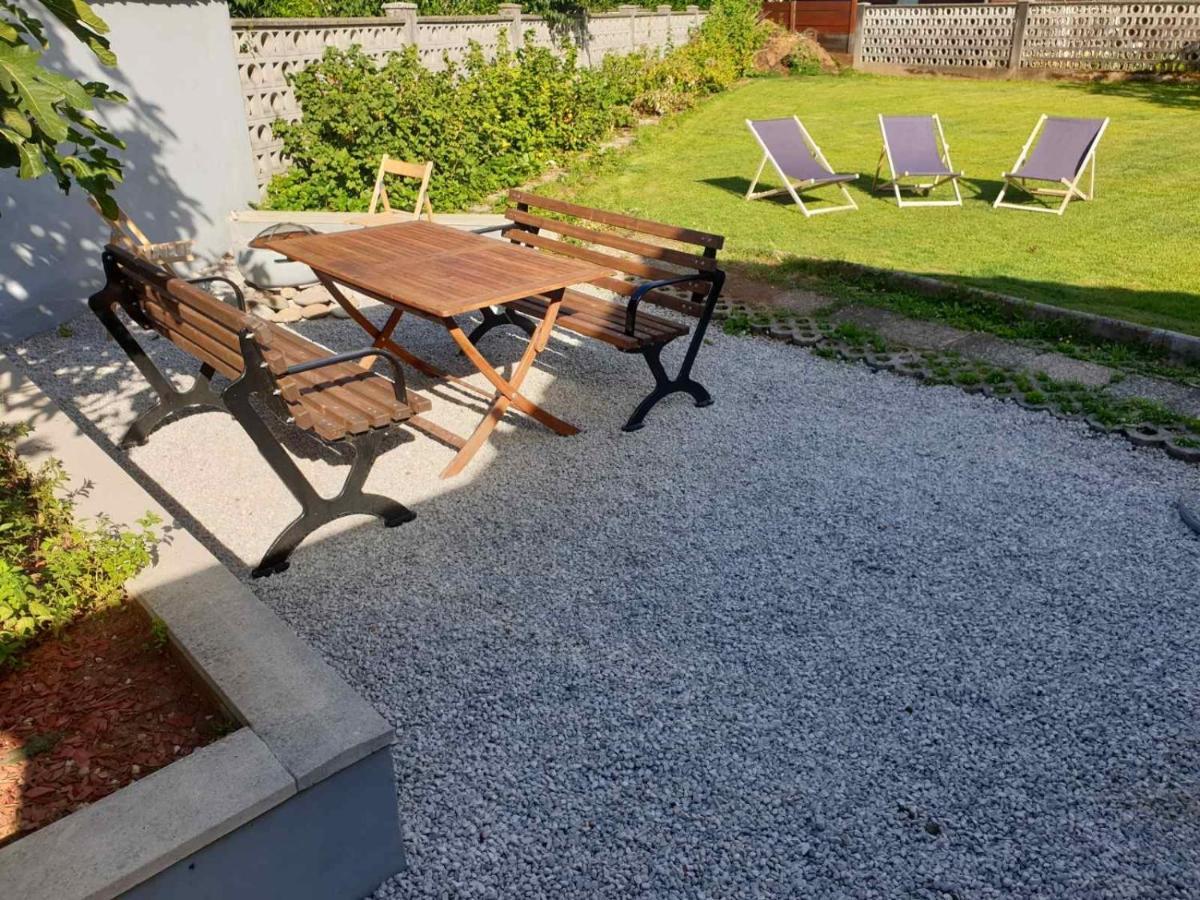 Huge Bbq Garden 2, Spacious Flat, Ac, Free Parking 2 Apartment *