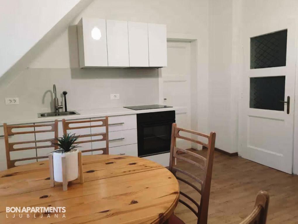 Huge Bbq Garden 2, Spacious Flat, Ac, Free Parking 2 Appartement *